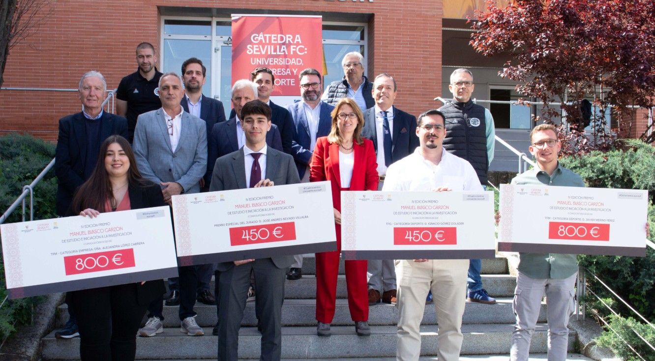 José Andrés Nevado Villalba, galardonado con el Premio Especial de la Cátedra Sevilla FC por su trabajo sobre escándalos financieros en el fútbol